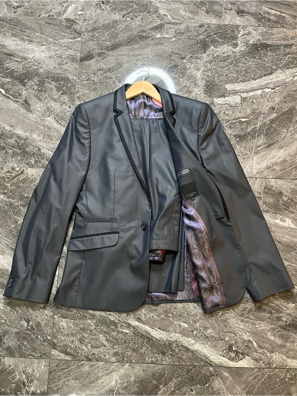 Ted Baker London Suit 42R 42L 36L Shiny Sharkskin Grey Black Piping 2PC Formal M